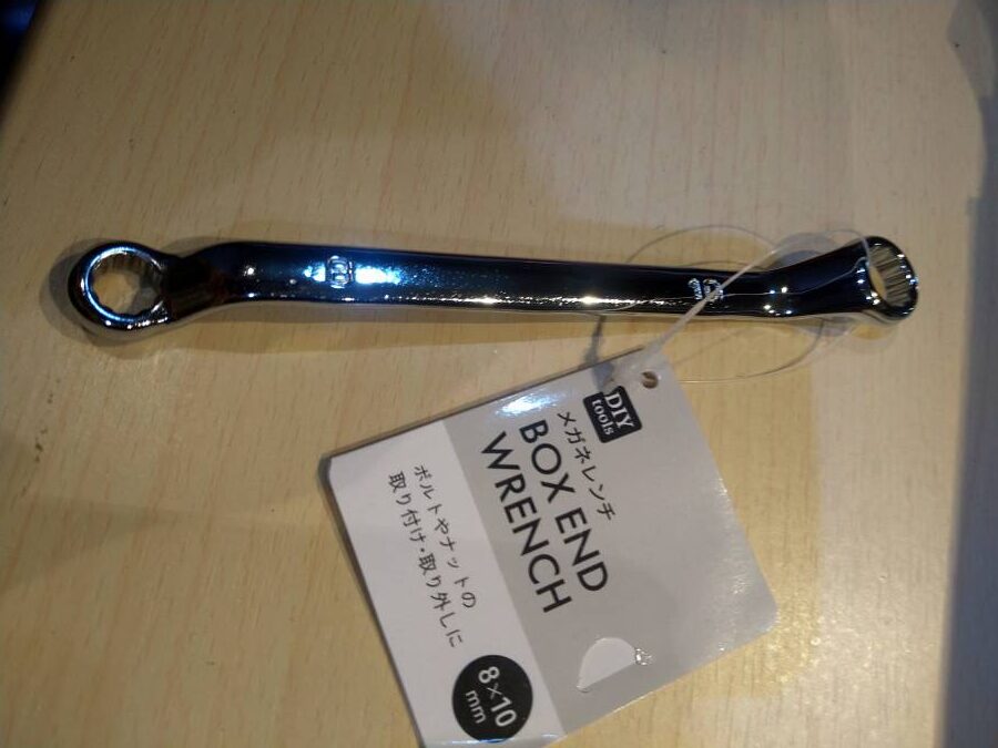 100均のメガネレンチ